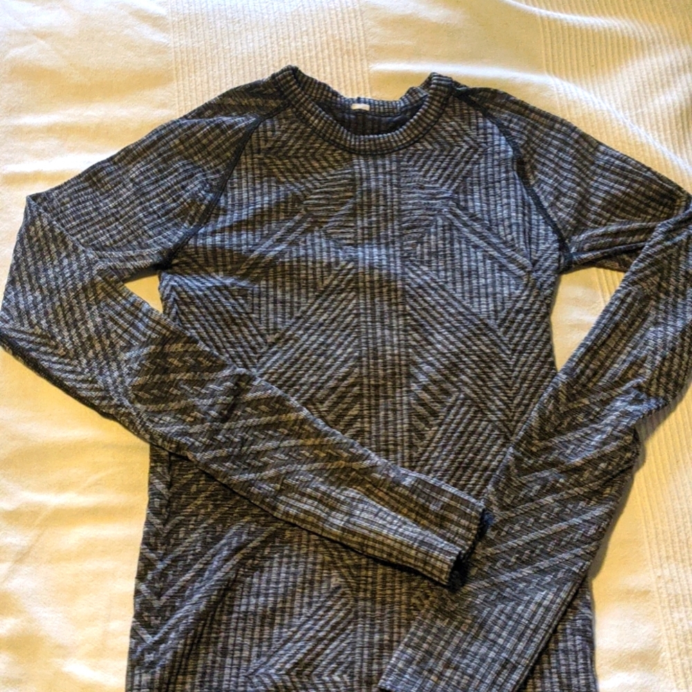 Lululemon work out shirt